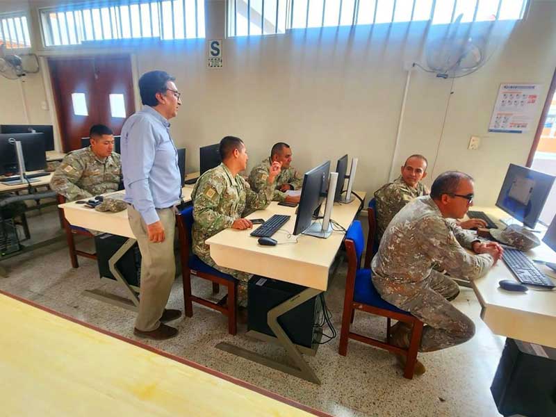 UPAO capacita en vulnerabilidad de un servidor Windows - El Programa de Electrónica desarrolla un taller para los oficiales del Ejército